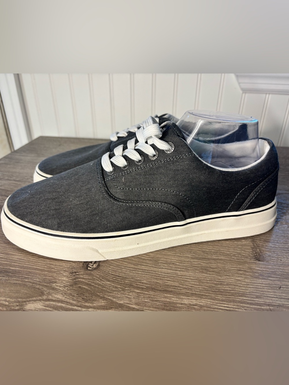 Chaps Men's Chace Canvas Lace Up Sneakers Size 9 Charcoal Gray